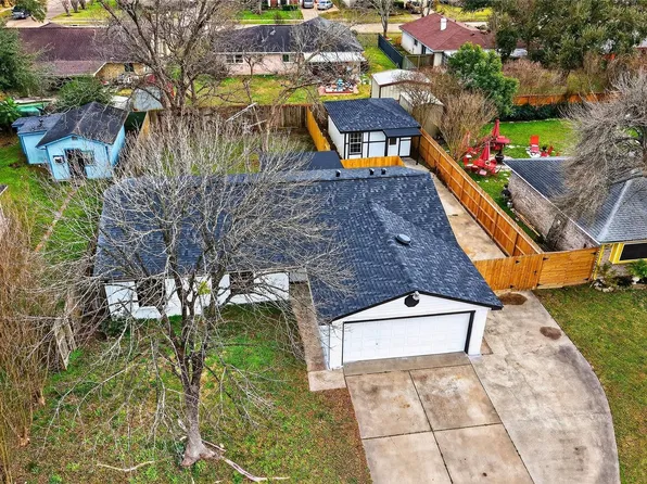 1307 Saddle Rock Dr, Houston, TX 77088