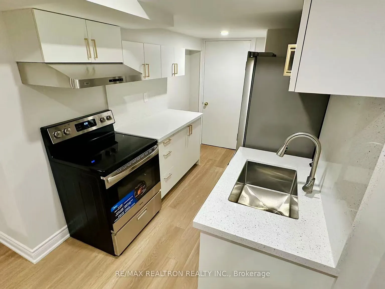2 bed, $1,800 — Photo 3