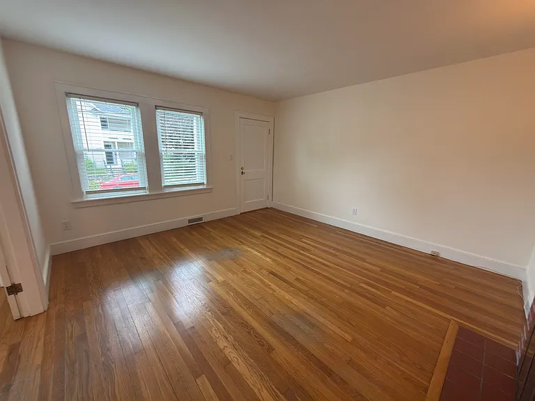 573 Spruce St — Photo 15
