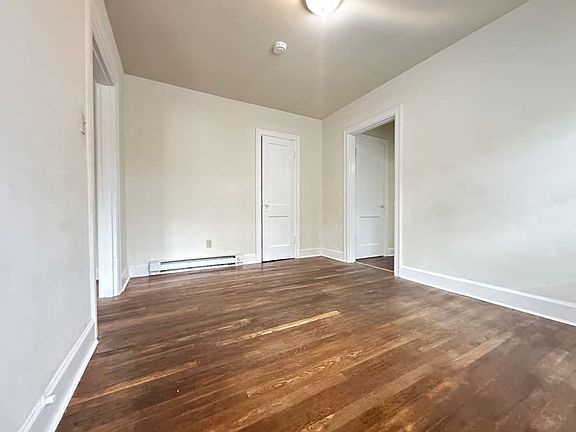 5th image of 287 Bassett Ave APT 2