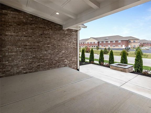3rd image of 14931 Oak Hollow Ln W