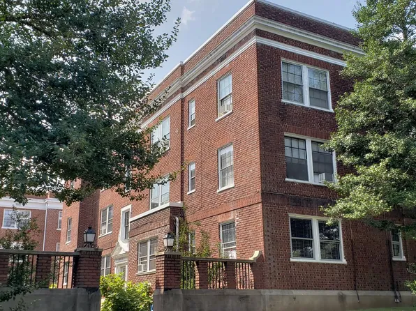 Dumont Apartments