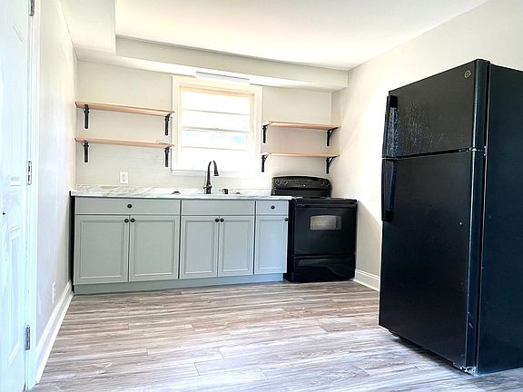 4th image of 462 Circle Dr