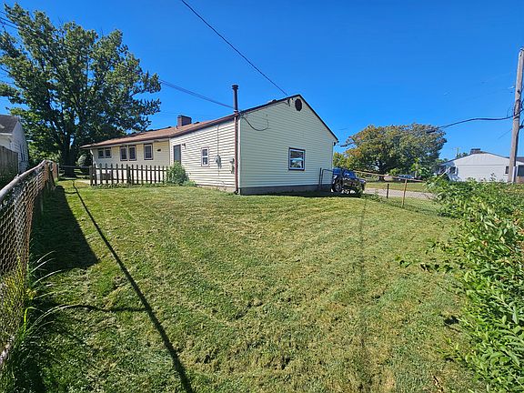5th image of 2701 E Dorothy Ln