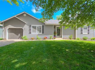 33382 W 87th Ter, De Soto, KS 66018