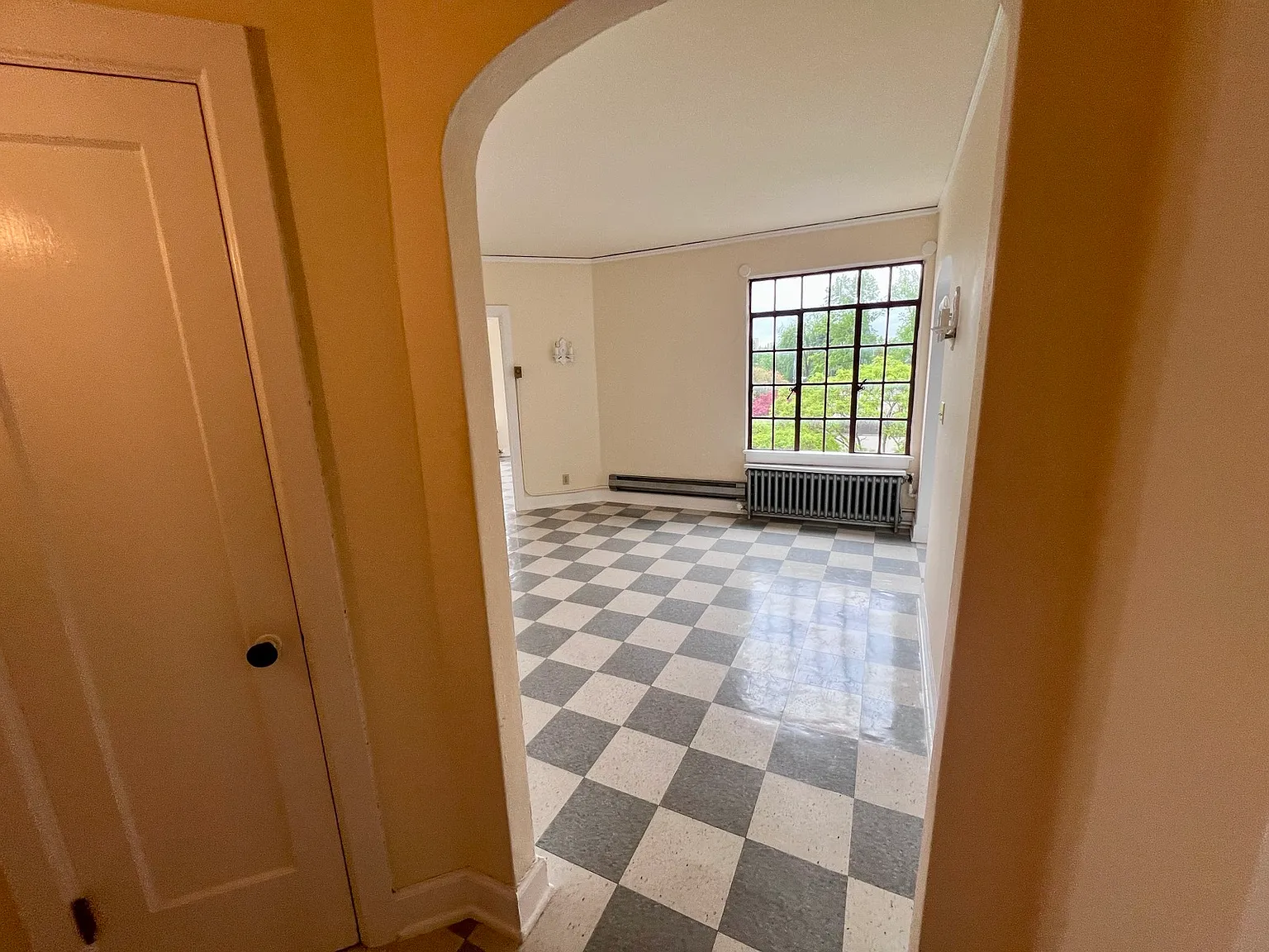 The Laurelton — Photo 2