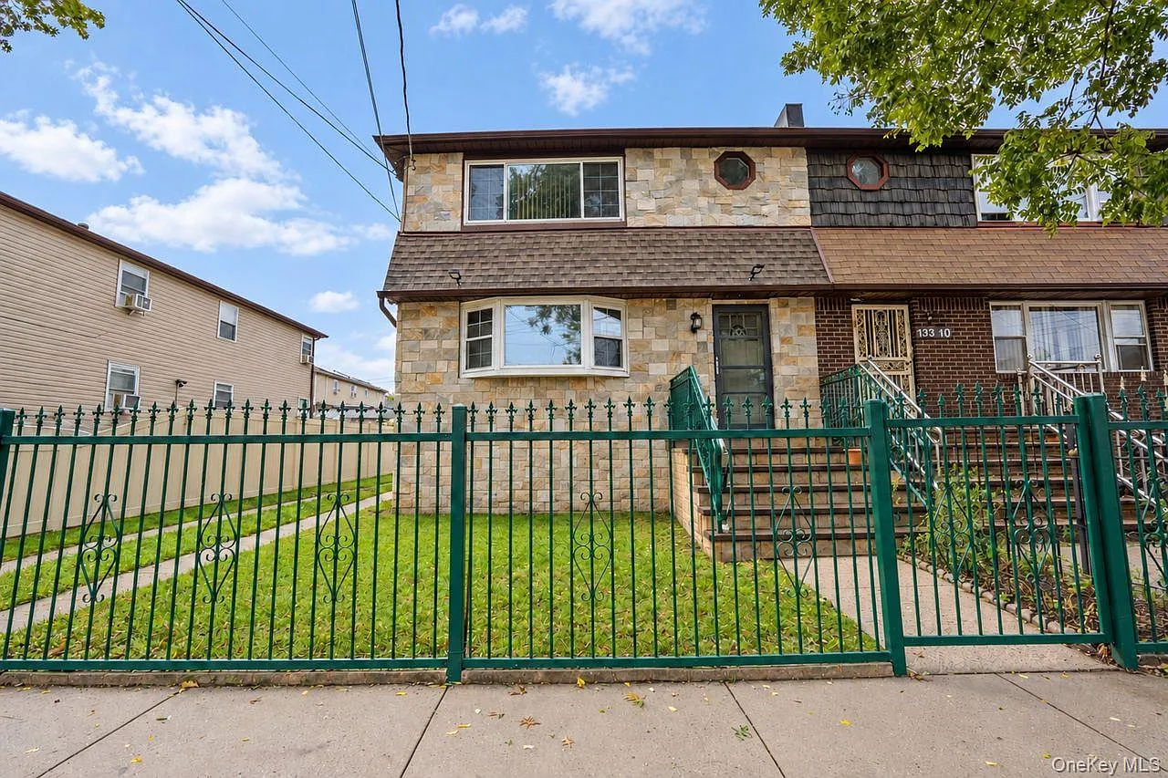 3 bed, 1.0 bath, 2068 sqft, $3,500 — Photo 1