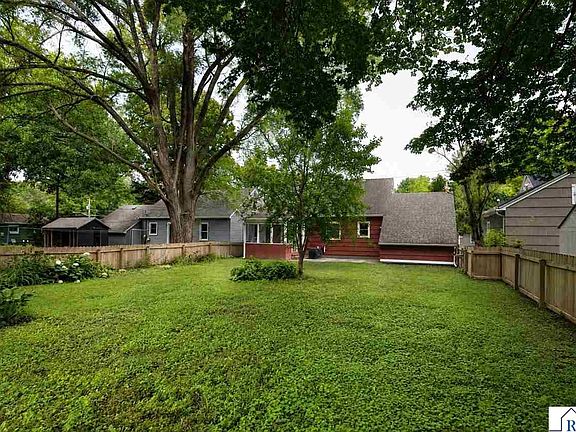 3rd image of 429 Tyler Ave