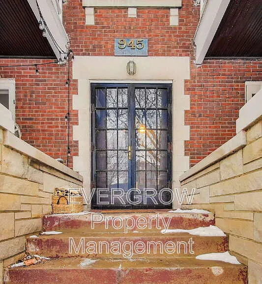 945 Woodruff Place Middle Dr #4 — Photo 4