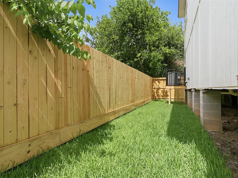 3806 Sayers St — Photo 23