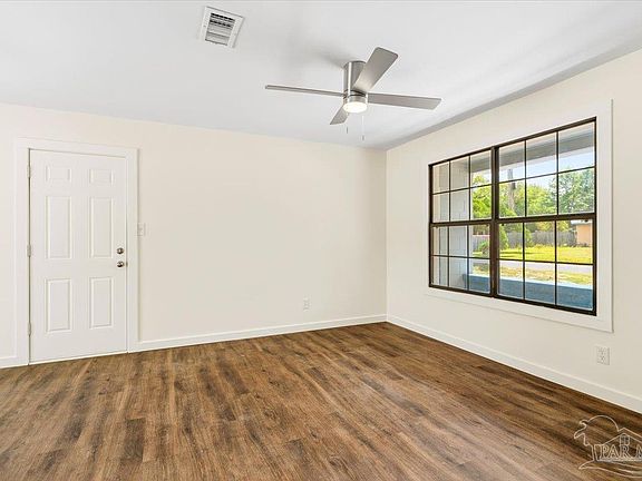 5th image of 916 Lake Terrace Ave