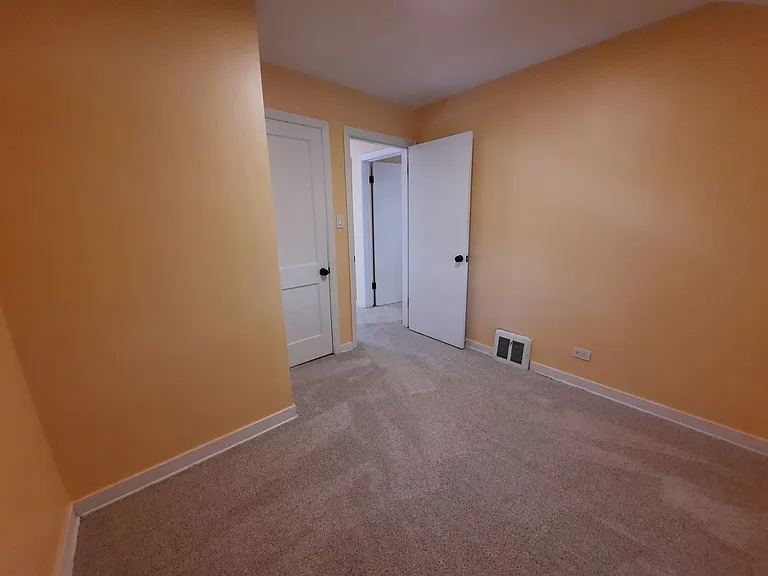 1720 Leland Ave — Photo 38