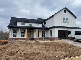 2621 Fairway Cir, Pea Ridge, AR 72751