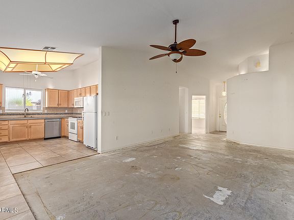 3rd image of 10672 W ROSS Avenue