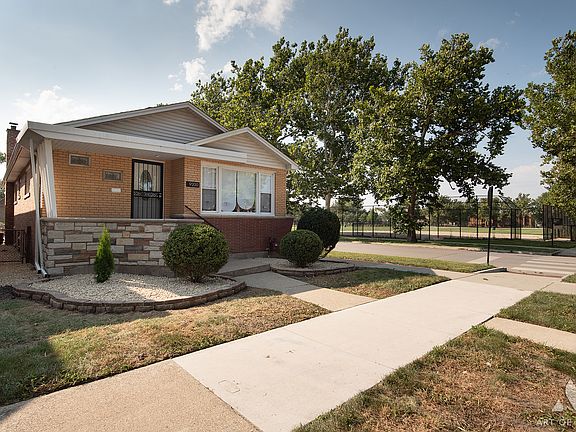 4th image of 9200 S Racine Ave