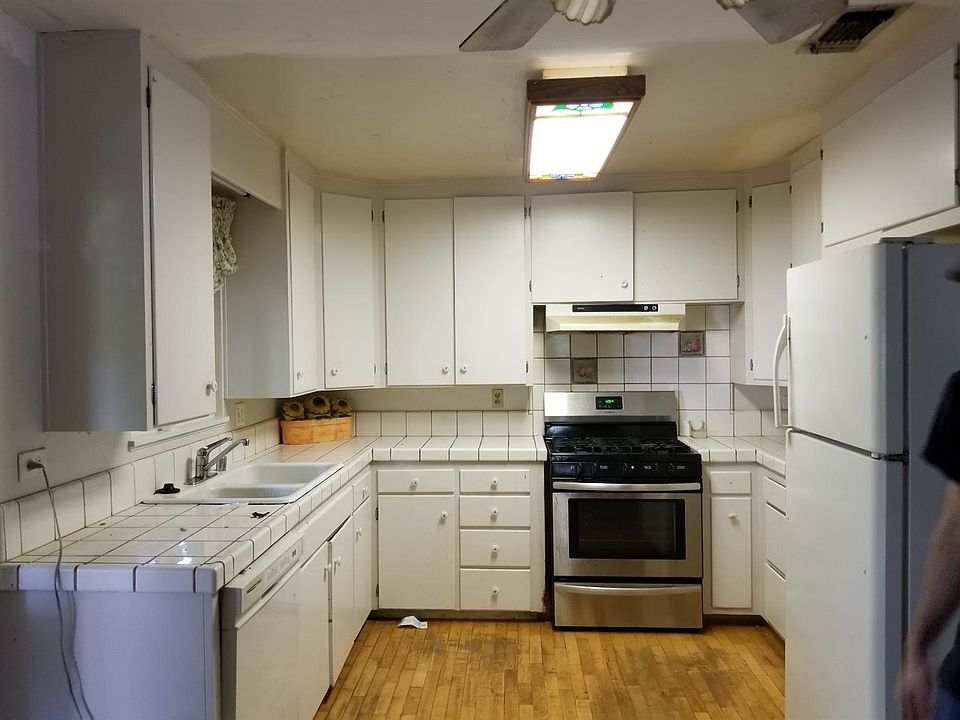 1st image of 8945 Calvert Ave