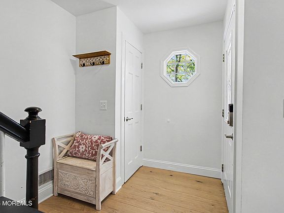 5th image of 502 Yew Drive