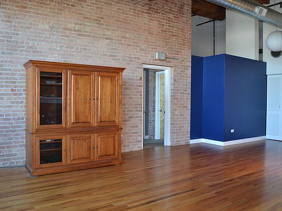 4th image of 2111 W Churchill St APT 213
