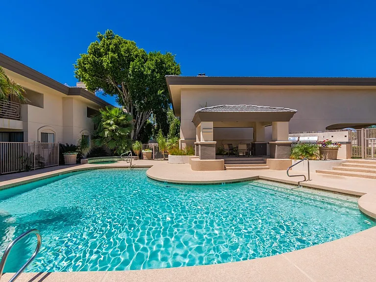 3235 E Camelback Rd #201 — Photo 18