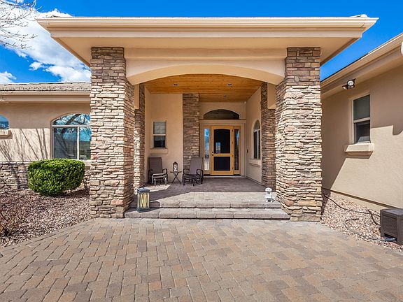 2nd image of 2440 Blueridge Cir