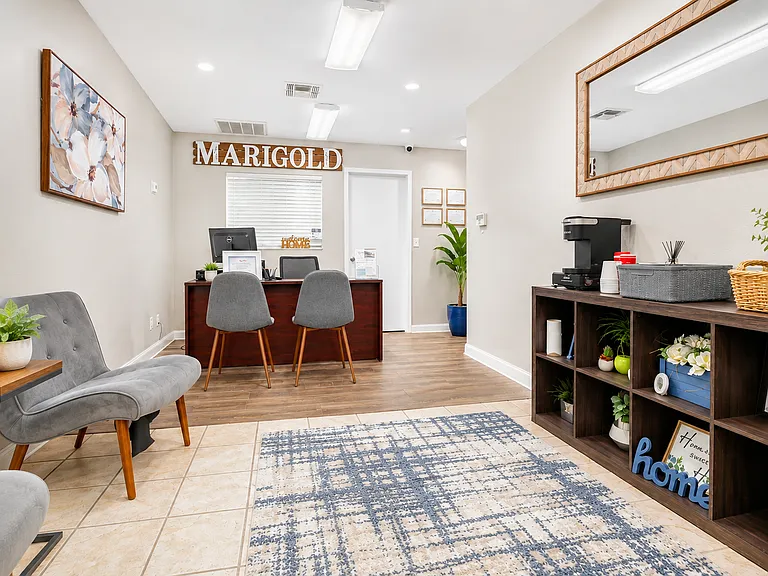 Marigold Apartments — Photo 20