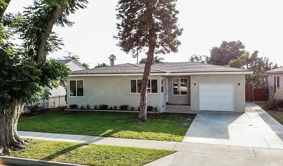 1st image of 12237 Eastbrook Ave