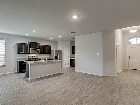 4th image of 6316 Blacksmith Ave