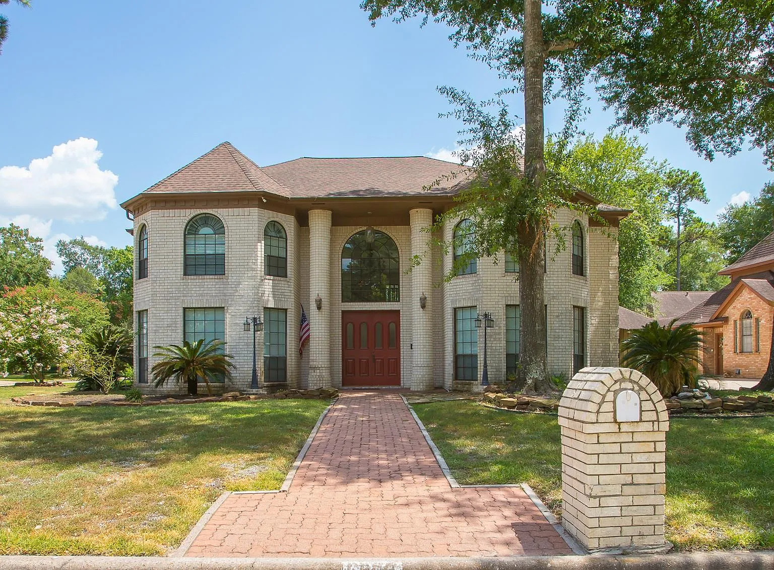 4 bed, 3.5 bath, 4469 sqft, $3,000 — Photo 1