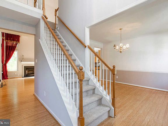4th image of 828 Windridge Ln