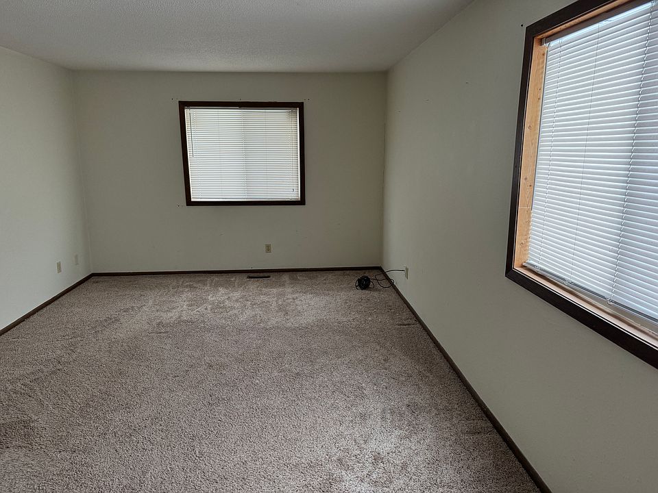 2nd image of 1195 Hillcrest Ct