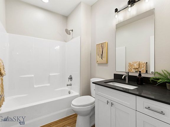 5th image of 2221D Willow Dr #122