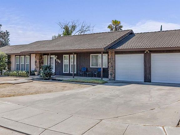 2nd image of 526 Lehr Pl