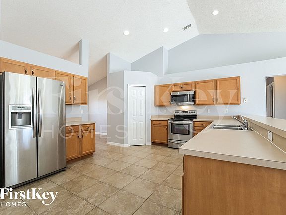 5th image of 157 Sanderling Dr