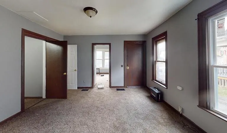 144 Avenue C — Photo 1