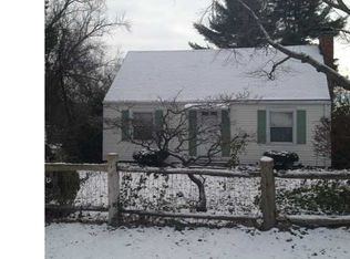 118 Seymour St, Windsor, CT 06095