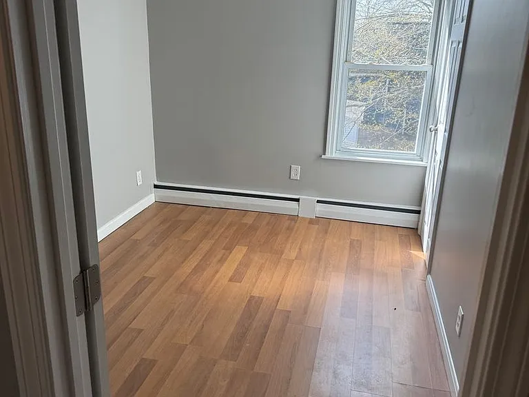 16 Maple St — Photo 7