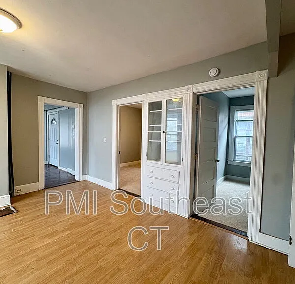 50 Montauk Ave #1 — Photo 6