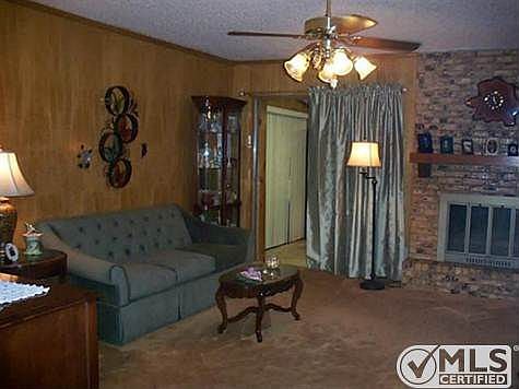 4th image of 103 Holly Ln