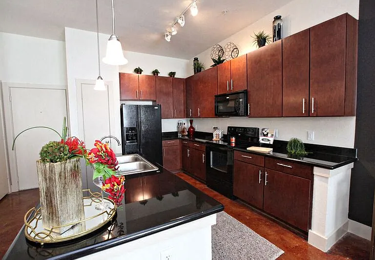 Sawyer Heights Lofts — Photo 9