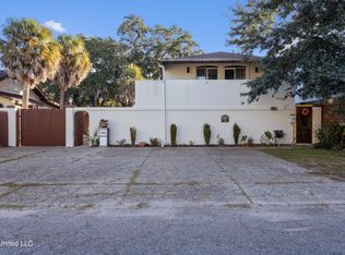 128 Lee St, Biloxi, MS 39530