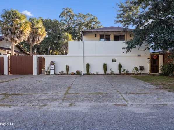 128 Lee St, Biloxi, MS 39530