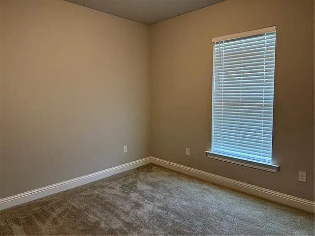 557 Claiborne Trails Dr — Photo 14