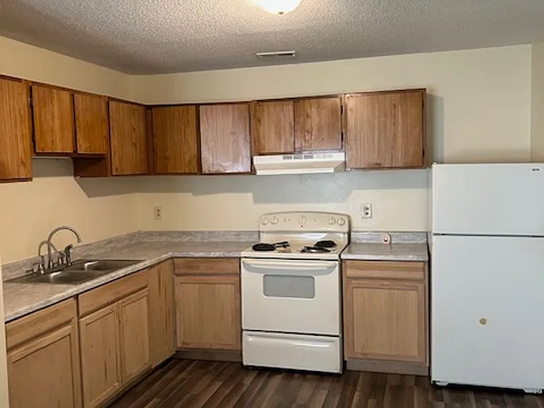 Lamplighter Apartments — Photo 3