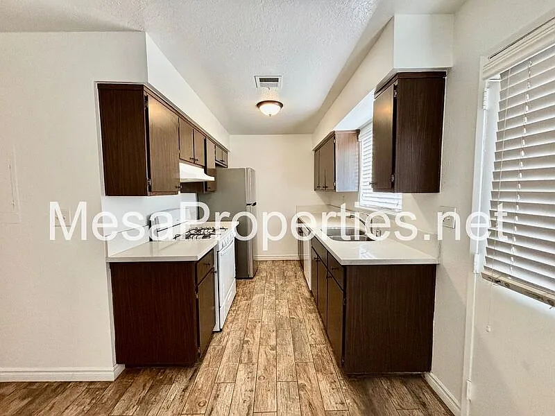 Building Photo - 14299 La Paz Dr #3A