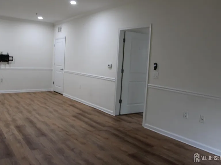 611 Doral Ct — Photo 32