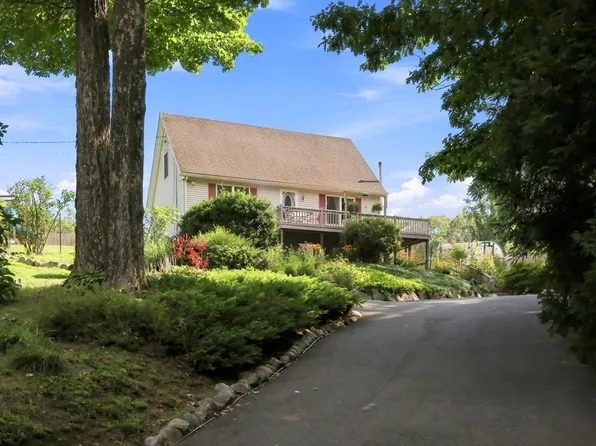 55 Southampton Rd, Westhampton, MA 01027