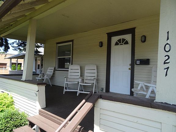 2nd image of 1027 E Grand River Ave