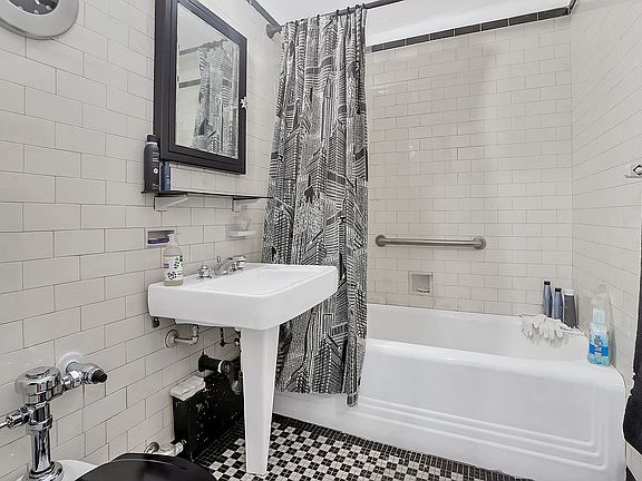 4th image of 353 W 56th St APT 3J