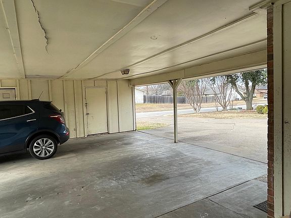 3rd image of 2707 Petersburg Dr