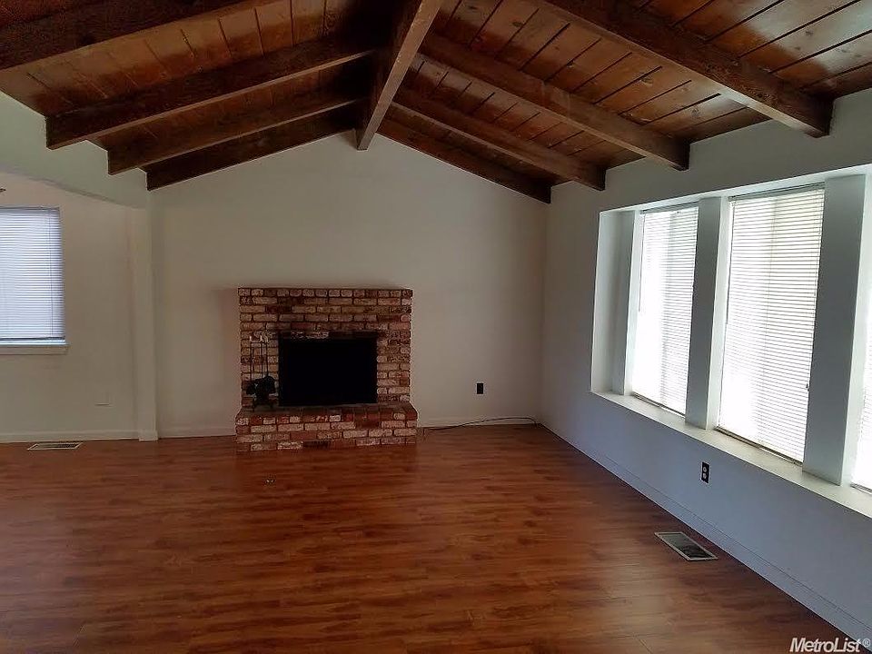 2nd image of 1445 Berry Dr
